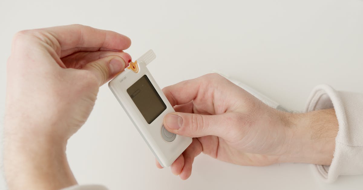 découvrez les causes, symptômes et traitements des maladies inflammatoires chroniques de l'intestin (mici), notamment la maladie de crohn et la colite ulcéreuse. informez-vous sur les dernières recherches et stratégies de gestion pour améliorer la qualité de vie des personnes atteintes.